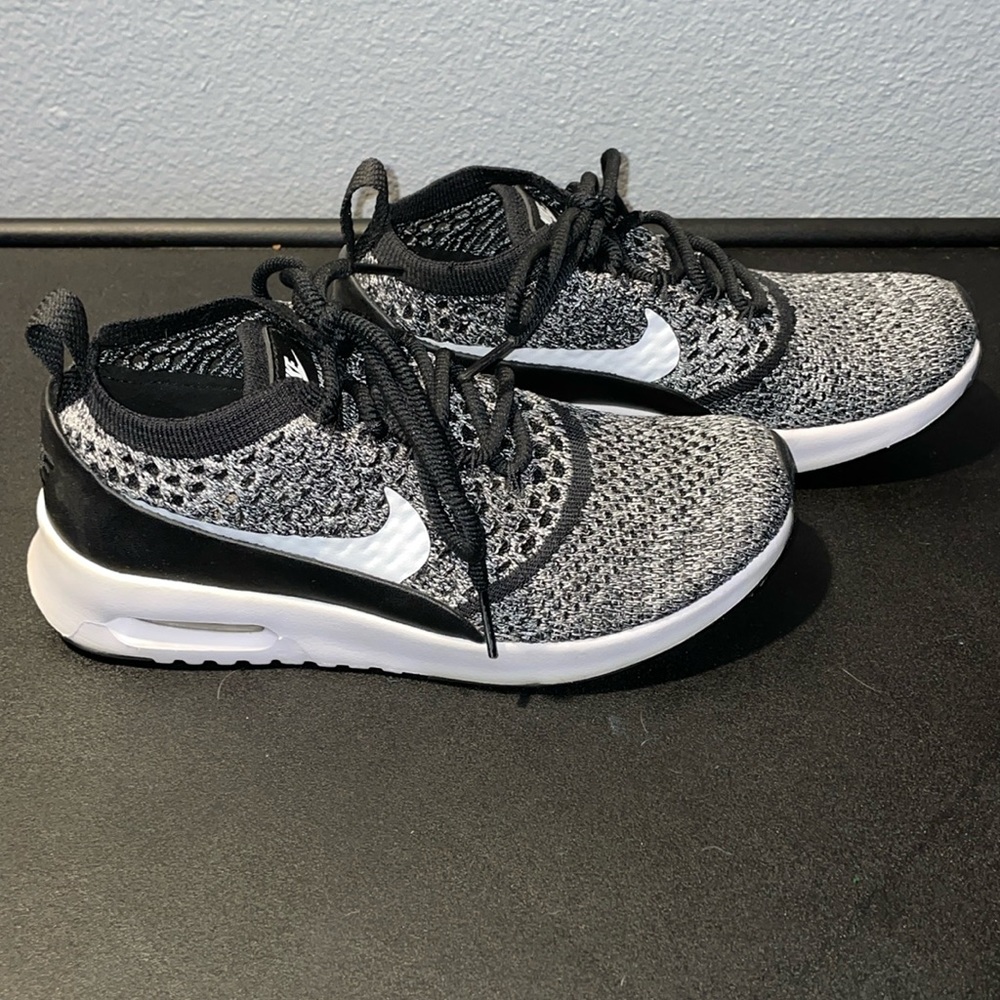 Black/gray Nike Air Max Thea Ultra